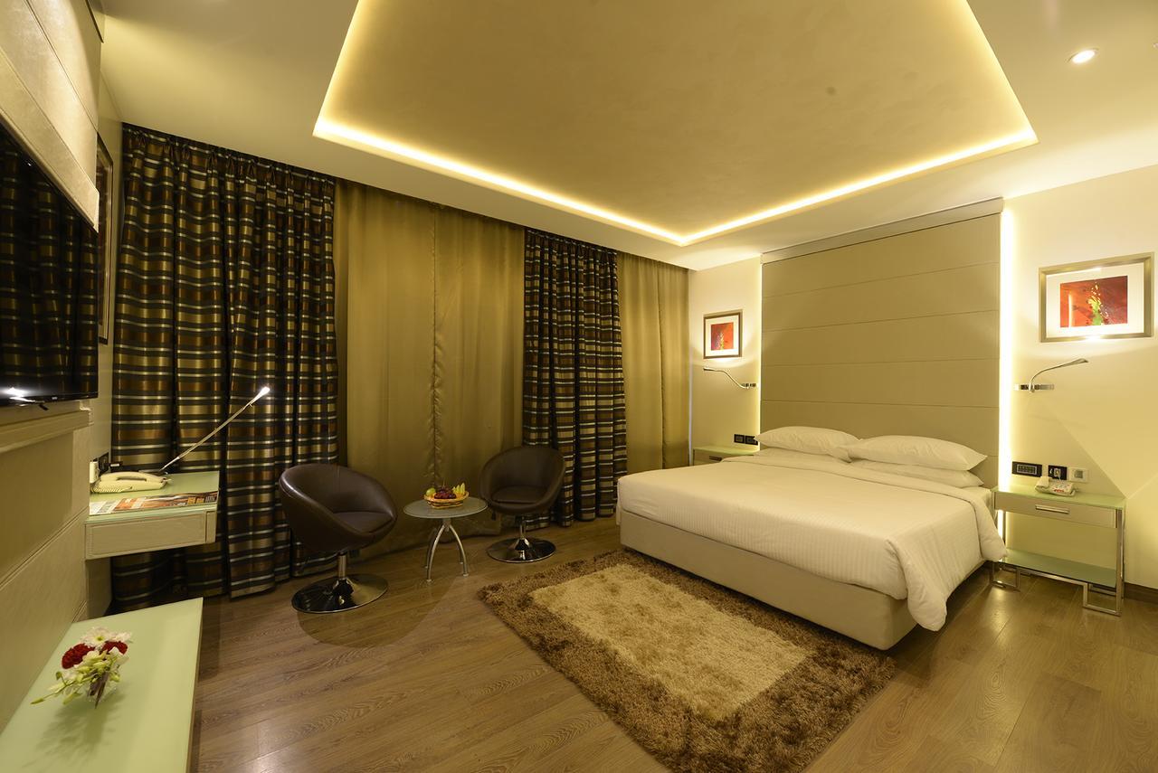 Genesis Hotel Near Mumbai Airport Bombaim Exterior foto