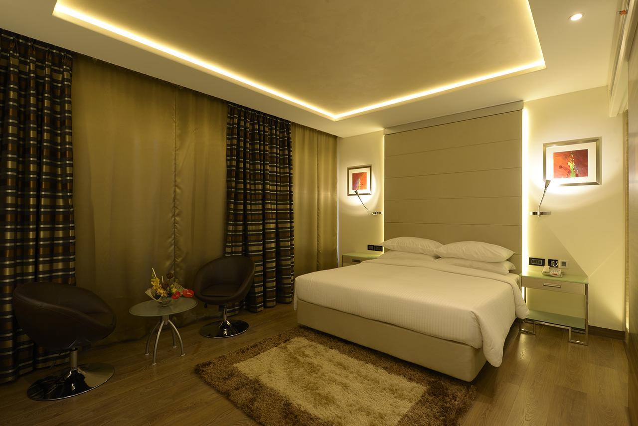 Genesis Hotel Near Mumbai Airport Bombaim Exterior foto